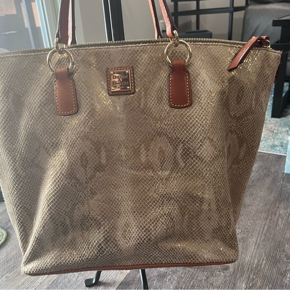 Gold/shimmer Snake pattern, brown handle. No longer available on website - Picture 8 of 12